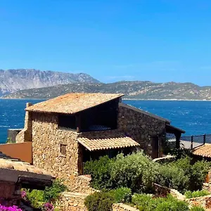 https://san-teodoro-punta-est-ampio-trilocale-vista-mare.in-sardinia.net